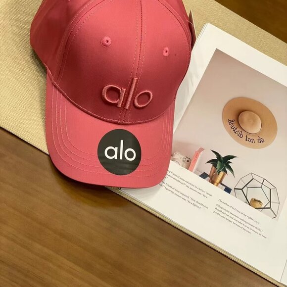 New ALO yoga hat, rose/pink - Picture 6 of 6